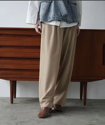 CLANE 베이직 턱 팬츠 베이지