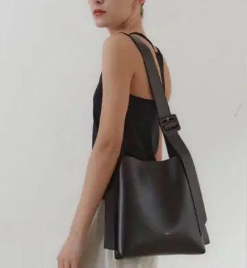 LECC PROJECT ARC SMALL BUCKET 백 블랙