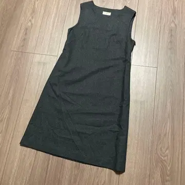 심플하고 귀여운! 마가렛호웰 울 원피스 차콜 그레이