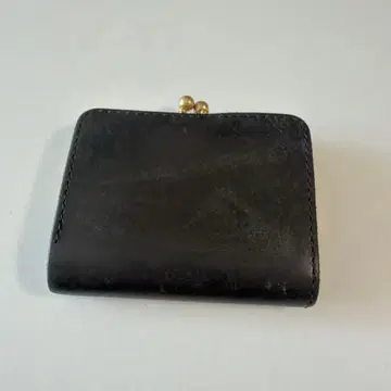 Hanare 블랙 가죽 이단 접이식 가마구치 지갑 각인 있음