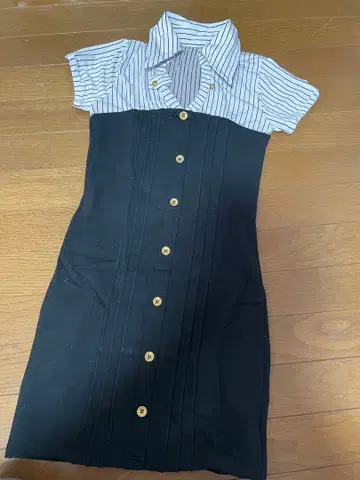 d.i.a 새상품 스트라이프 셔츠풍 반팔 미니 원피스