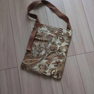 페이즐리 무늬 숄더백