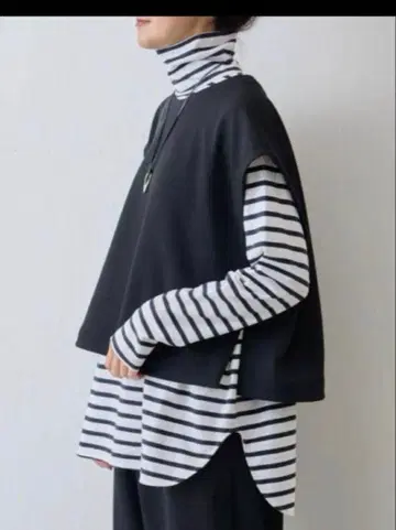 beardsley 비어즐리 보더 하이넥 T셔츠 티셔츠