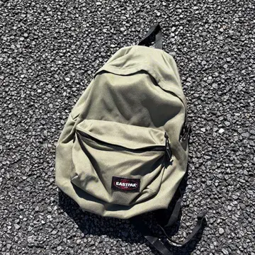 EASTPAK 올리브 그린 백팩