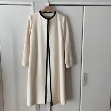 TIARA 바이컬러 코트 티아라