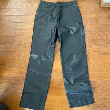 블랙 가죽 스트레이트 타입