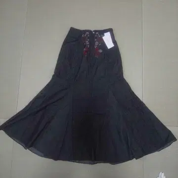 엑시즈팜 자수 데님 머메이드 스커트