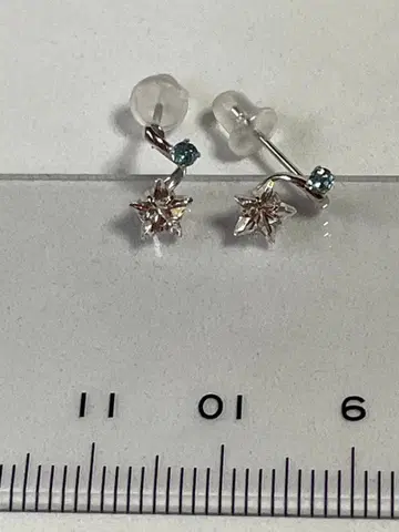 별 모양 K14 귀걸이 파란색 스톤 포함