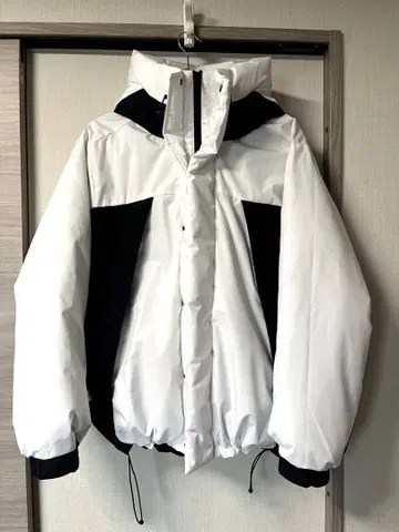 [ 새상품급 ] LOGOS DAYS 후드 부착 다운 자켓 화이트