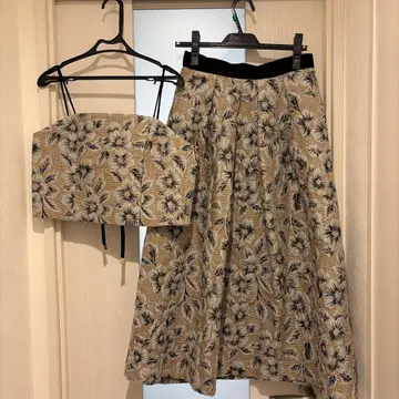 셋업 스커트와 비스테 Grace class