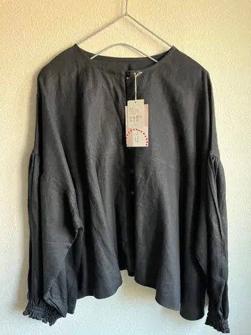 아틀리에 후와리 라투리 린넨 블라우스 블랙