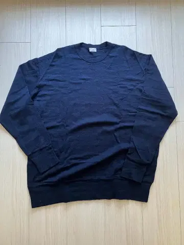 Gicipi 네이비 스웨터 울 실크