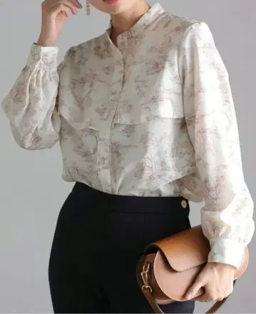 새상품급 라토타리테 플레어 프릴 블라우스 롱 슬리브 브라운