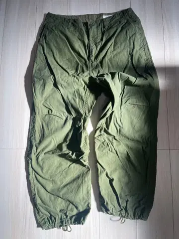 KATO' M.L.P. 카고 팬츠 올리브