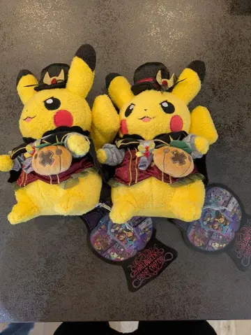 2체 세트 Halloween Ghost Chateau 피카츄