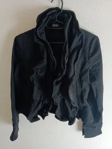 프릴 장식 블랙 테일러드 자켓 M