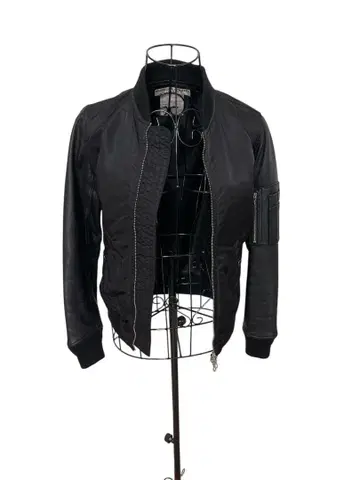 새상품급 캐서린 햄넷 런던 가죽 자켓 블랙 MA-1 스타일 자켓