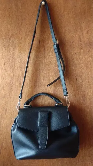 블랙 심플 핸드백