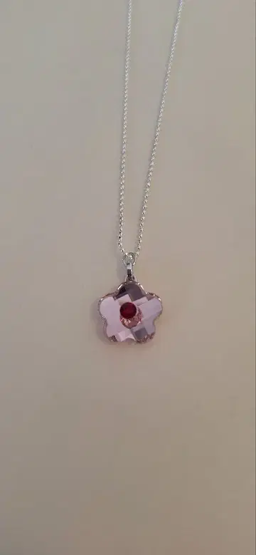 스와로브스키 꽃 모양 핑크 펜던트 목걸이
