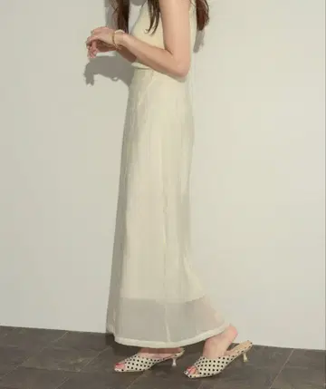 NEUNA 레이어드 시어 랩스커트