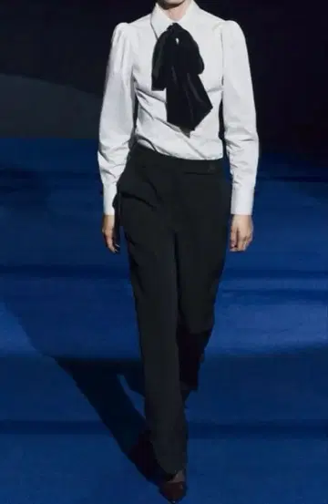 ZARA/자라 벨벳 리본 포함 셔츠