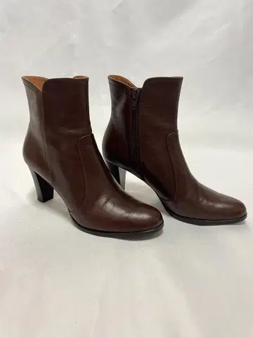 미사용 브라운 가죽 부티 사이즈 23.5