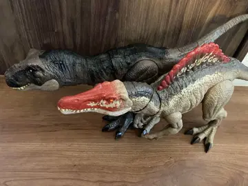 마텔 쥬라기 월드 티라노사우루스 스피노사우루스 2체 세트