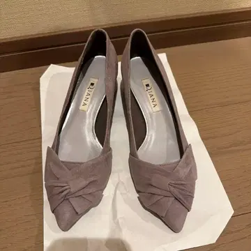 다이애나 스웨이드 펌프스 22.5