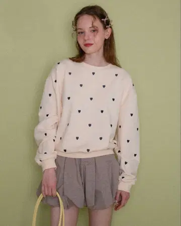 ALLISON BROWN 하트 무늬 맨투맨