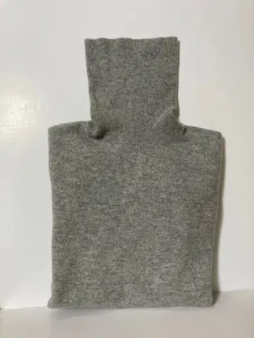 미사용 새상품 택 포함 유니클로 UNIQLO 캐시미어 터틀넥 스웨터 S