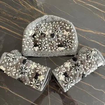 꽃 무늬 자수 울 모자와 암커버 세트