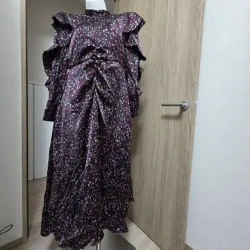 꽃무늬 프릴 긴팔 원피스