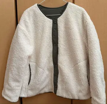 유니클로 화이트 그린 보아 자켓 여성용