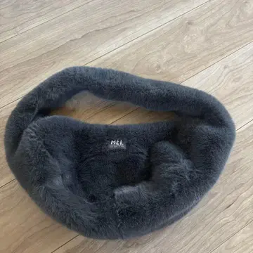 MEL 그레이 퍼 핸드백