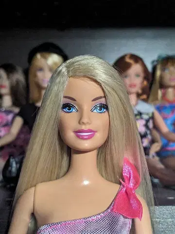 바비 인형 본체 금발 의류 포함