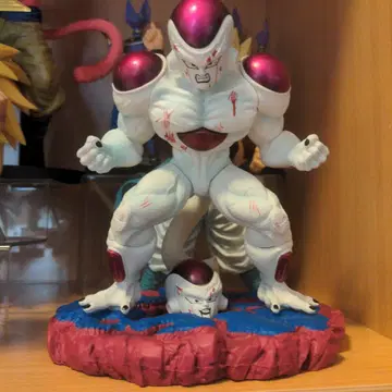 드래곤볼 프리저 피규어