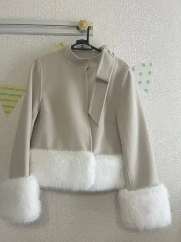 Rirandture 리본 넥 퍼 리버 코트