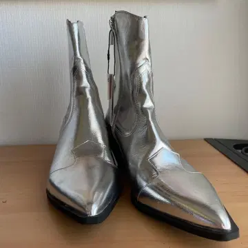 실버 스틸레토 부츠