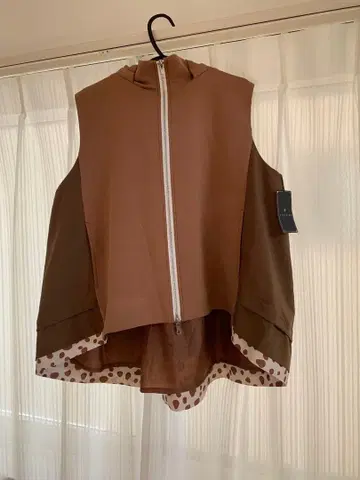 이케다 상점 FIGURINE 후드 부착 슬리브리스 베스트