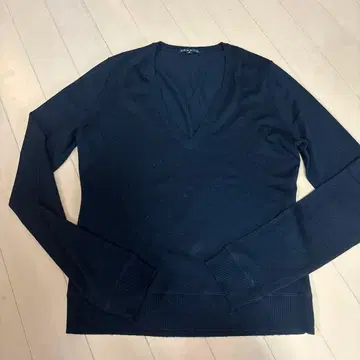 theory 블랙 V넥 니트 2