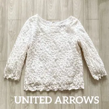 UNITED ARROWS 화이트 레이스 라운드넥 7부 소매 블라우스