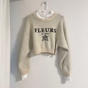 [ 완판템 ] Chico 치코 옷깃 탈부착 로고 자카드 숏 니트