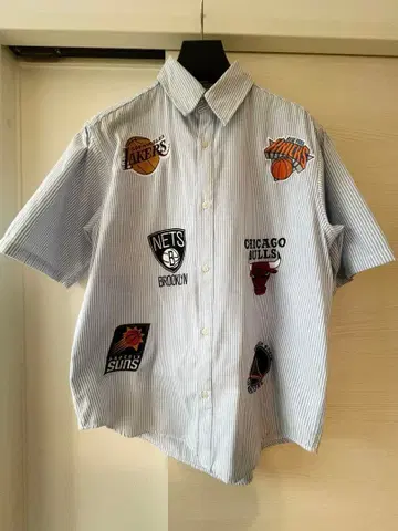 NBA 팀 로고 자수 반팔 셔츠 스카이블루