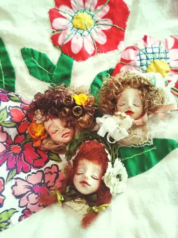 핸드메이드 인형 얼굴의 빈티지풍 브로치 세트