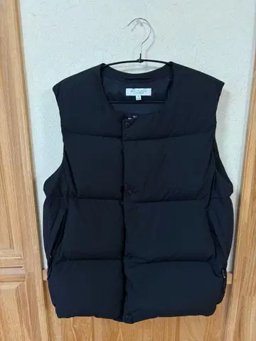 BEAUTY&YOUTH 블랙 다운 베스트 M