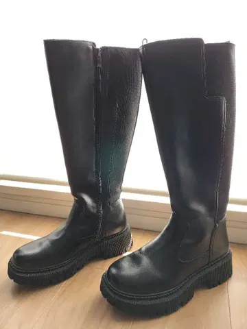 블랙 롱 부츠 통굽 밑창 사이드 지퍼 부착