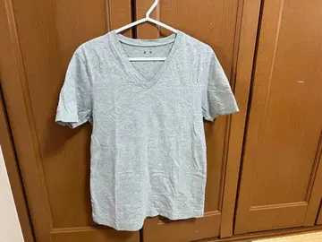 쓰리닷츠 그레이 V넥 T셔츠 반팔