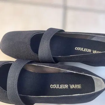 COULEUR VARIE 블랙 플랫슈즈 24 EEE