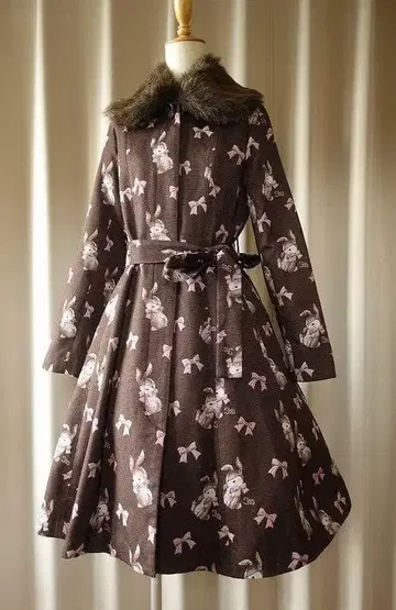 2008년작 INNOCENT WORLD 토끼 고블랑 코트