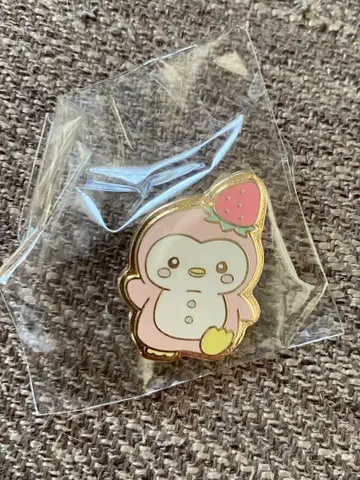 조춤 뽀뽀 핀 배지